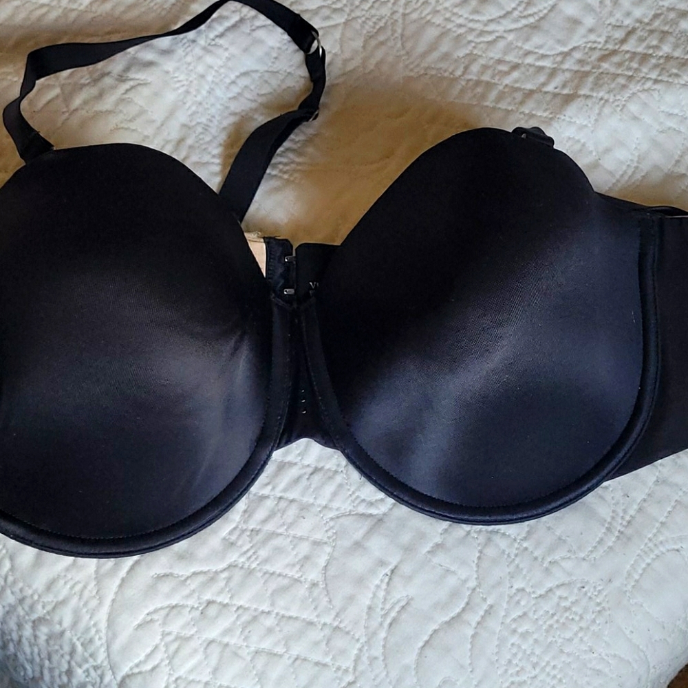 VS Black satin biofit, multi-way bra